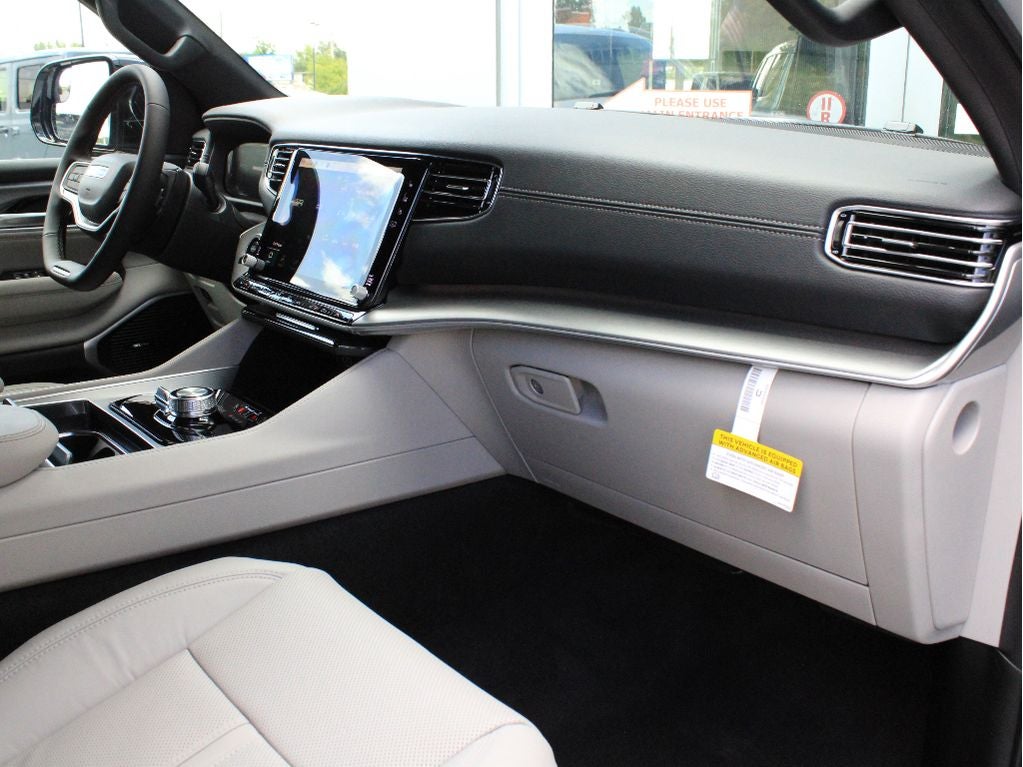2026 Jeep Grand Wagoneer Base
