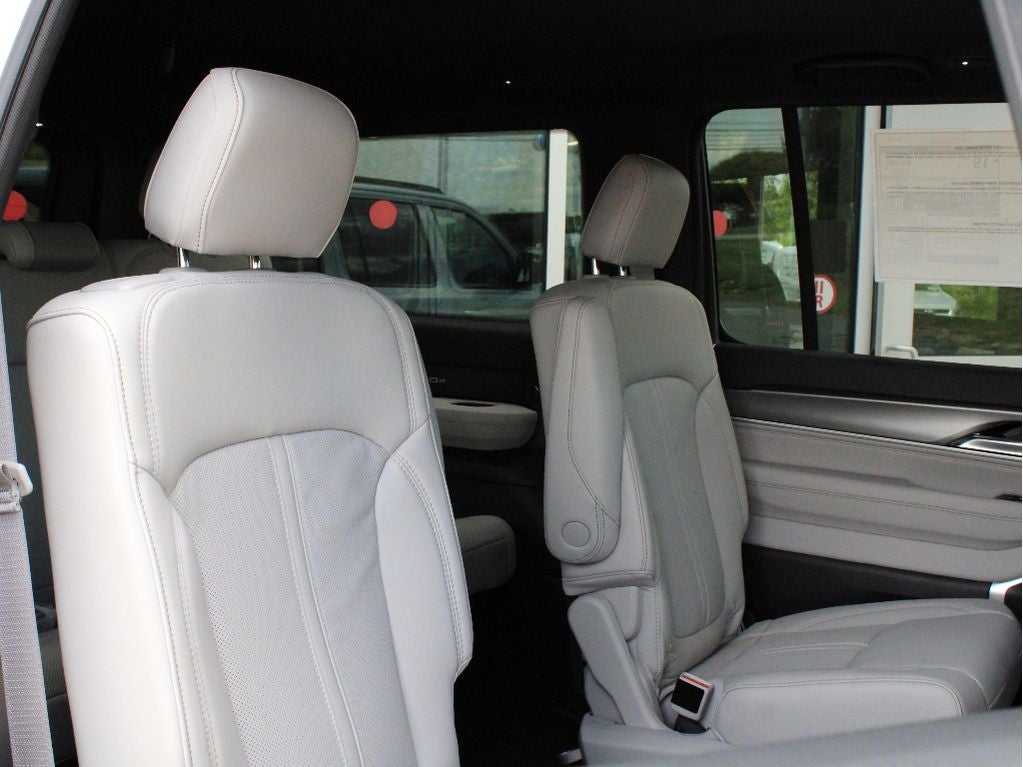 2026 Jeep Grand Wagoneer Base