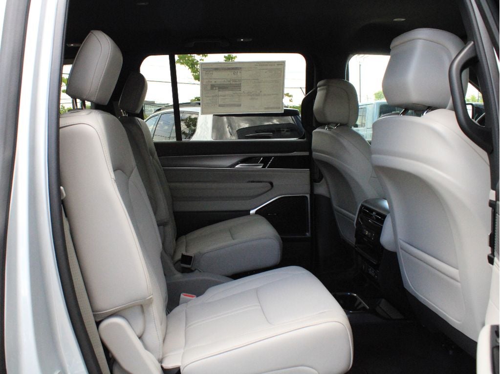 2026 Jeep Grand Wagoneer Base