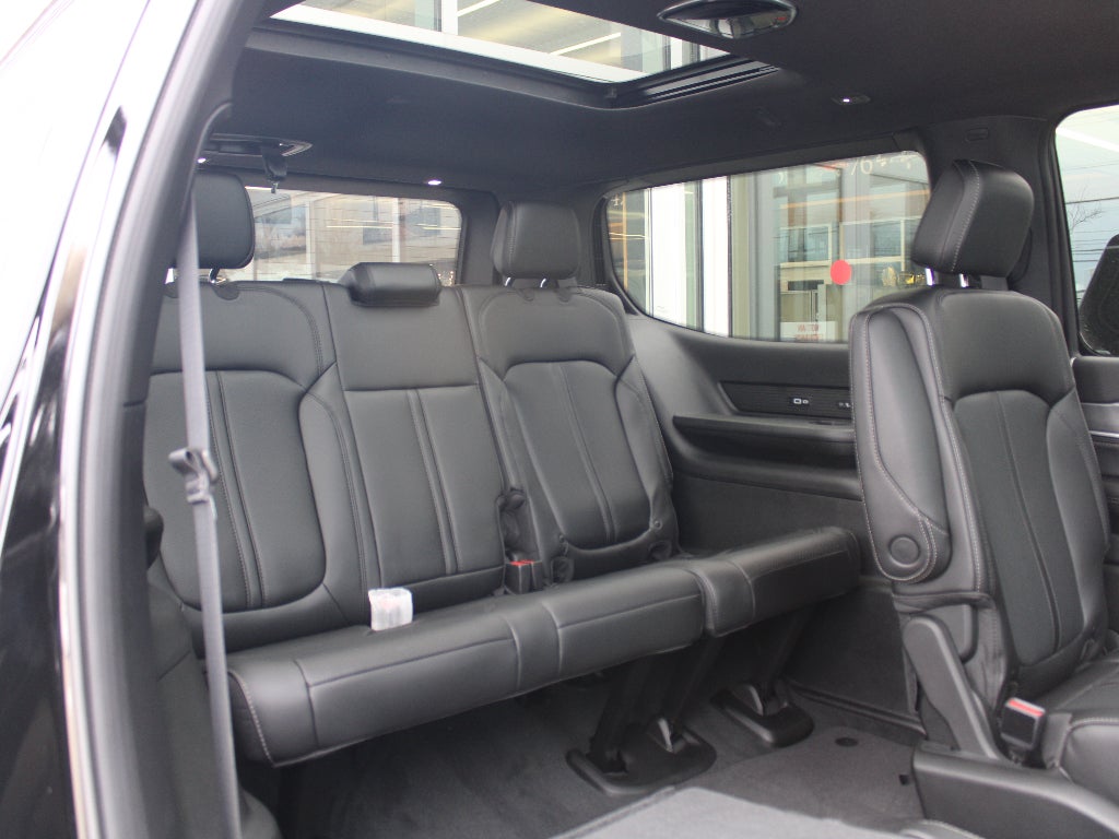 2026 Jeep Grand Wagoneer Base