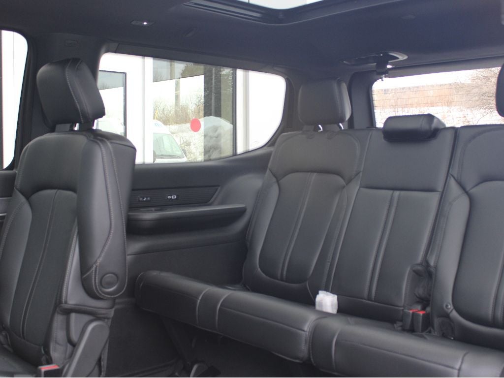 2026 Jeep Grand Wagoneer Base