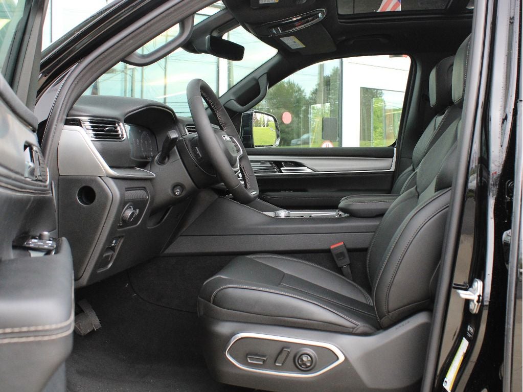 2026 Jeep Grand Wagoneer Base