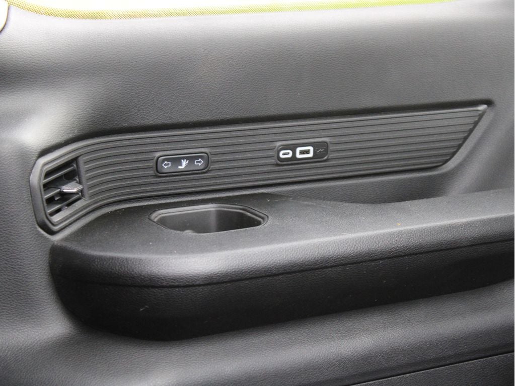 2026 Jeep Grand Wagoneer Base