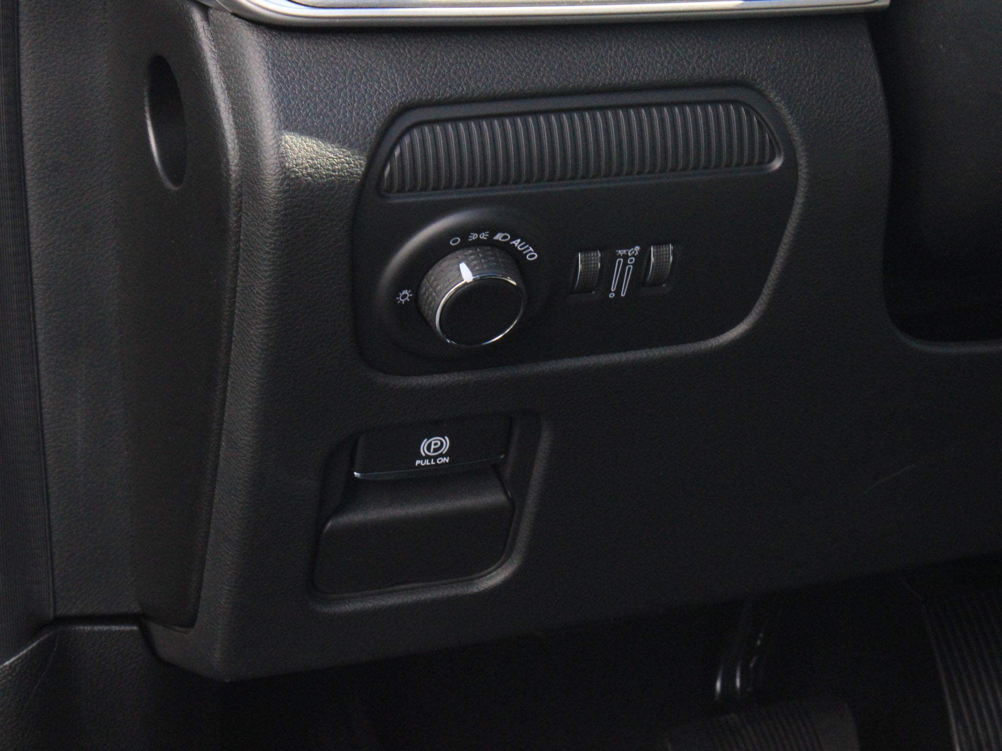 2027 Jeep Grand Wagoneer Upland