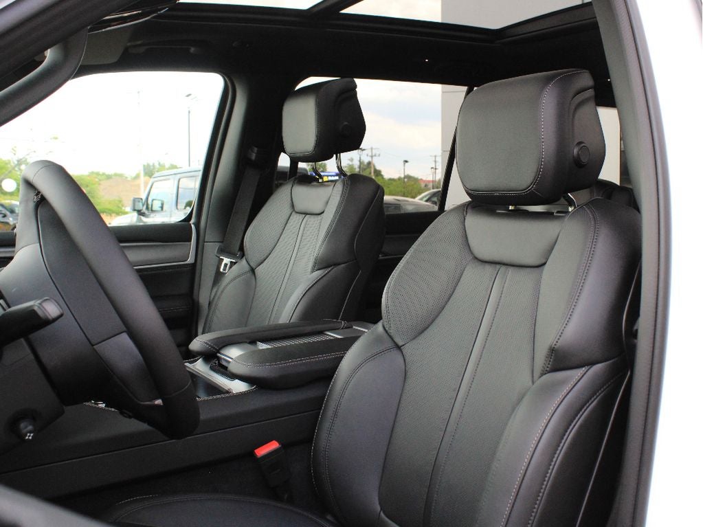 2026 Jeep Grand Wagoneer Base