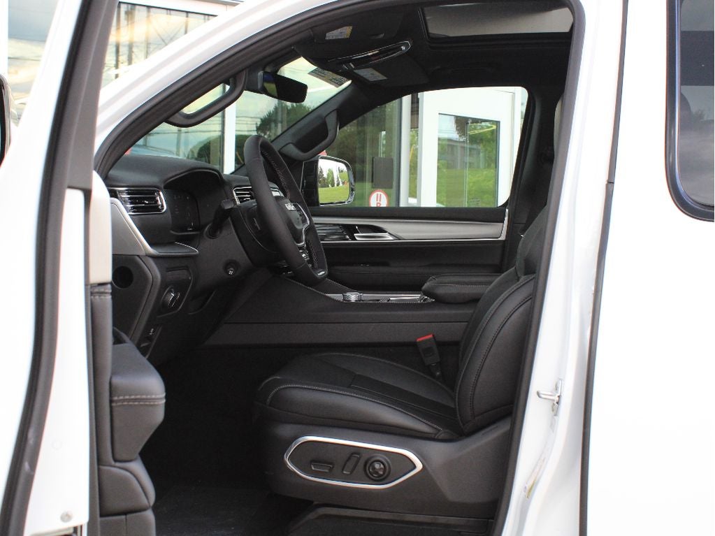 2026 Jeep Grand Wagoneer Base