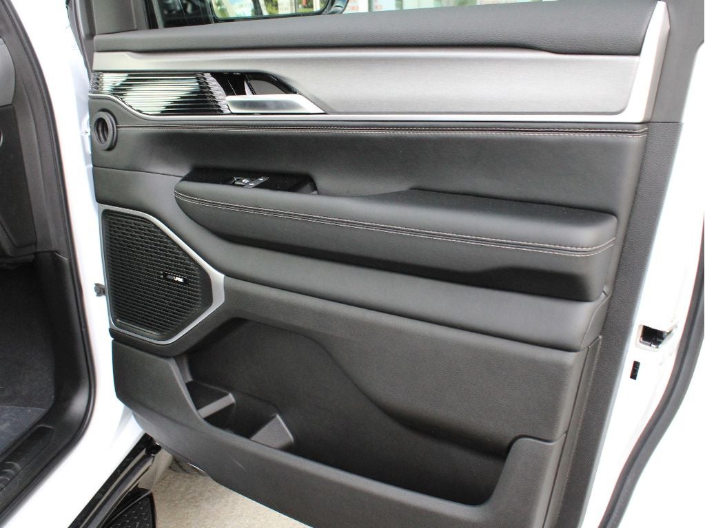 2026 Jeep Grand Wagoneer Base