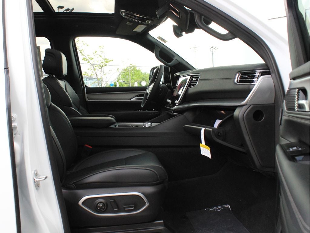 2026 Jeep Grand Wagoneer Base