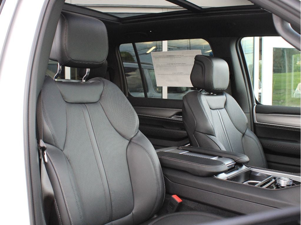 2026 Jeep Grand Wagoneer Base
