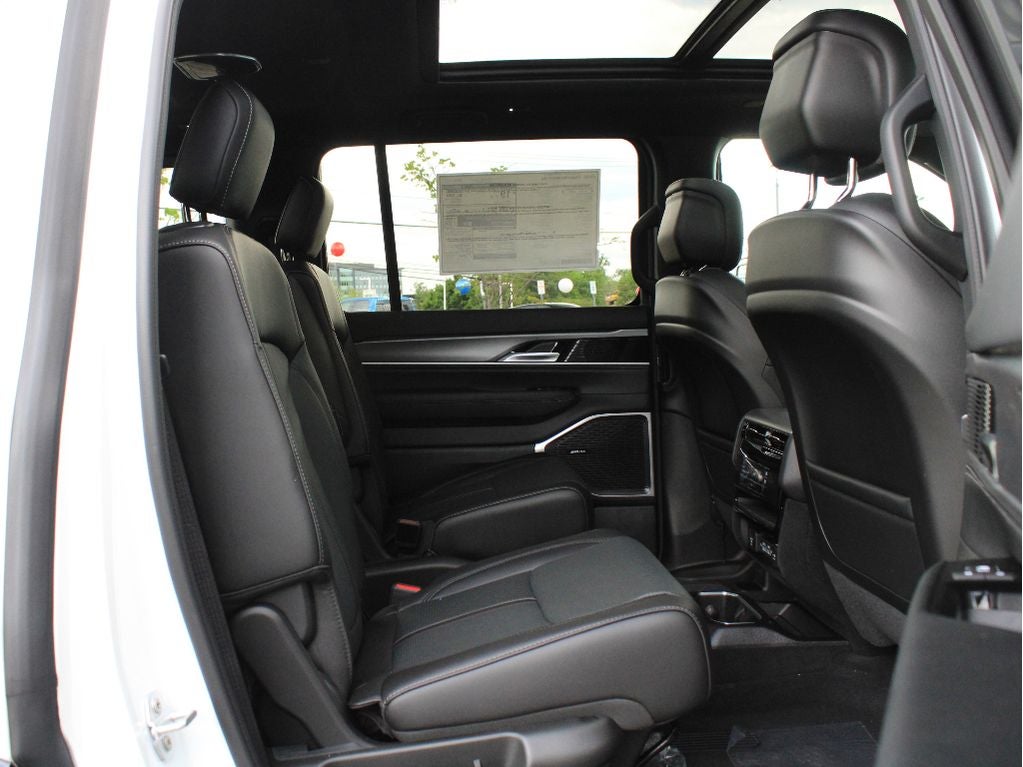 2026 Jeep Grand Wagoneer Base