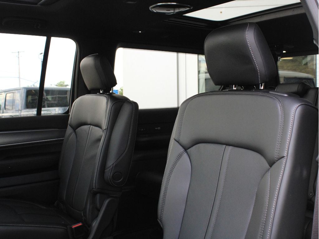 2026 Jeep Grand Wagoneer Base