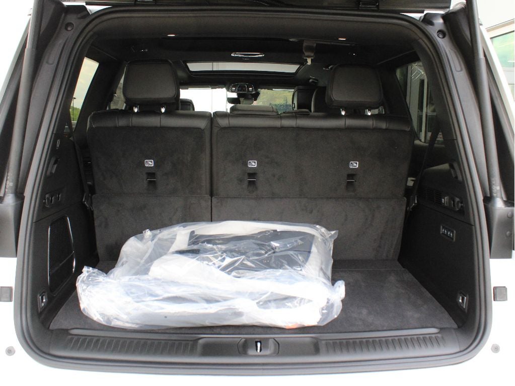 2026 Jeep Grand Wagoneer Base