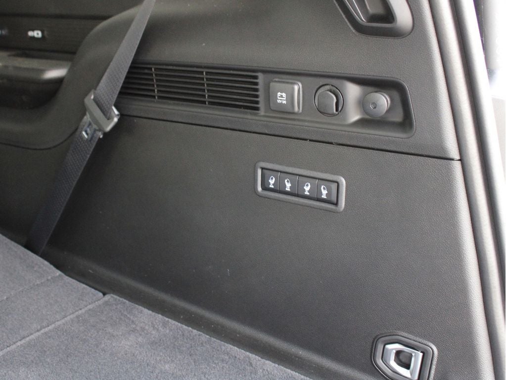 2026 Jeep Grand Wagoneer Base