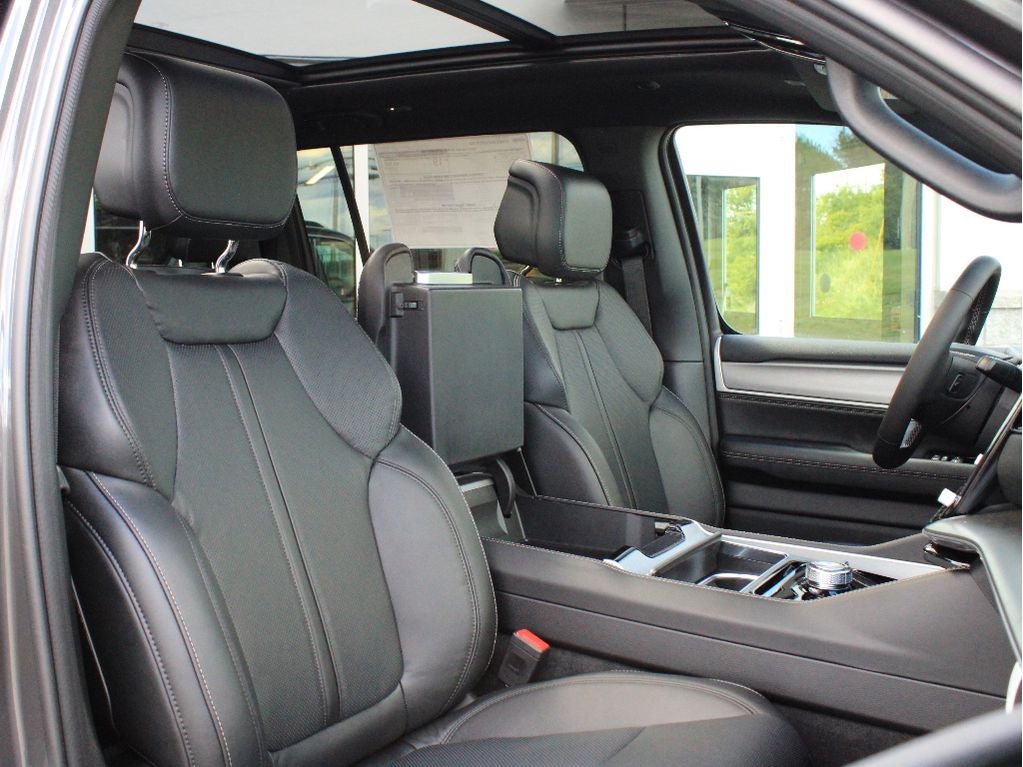 2026 Jeep Grand Wagoneer Base