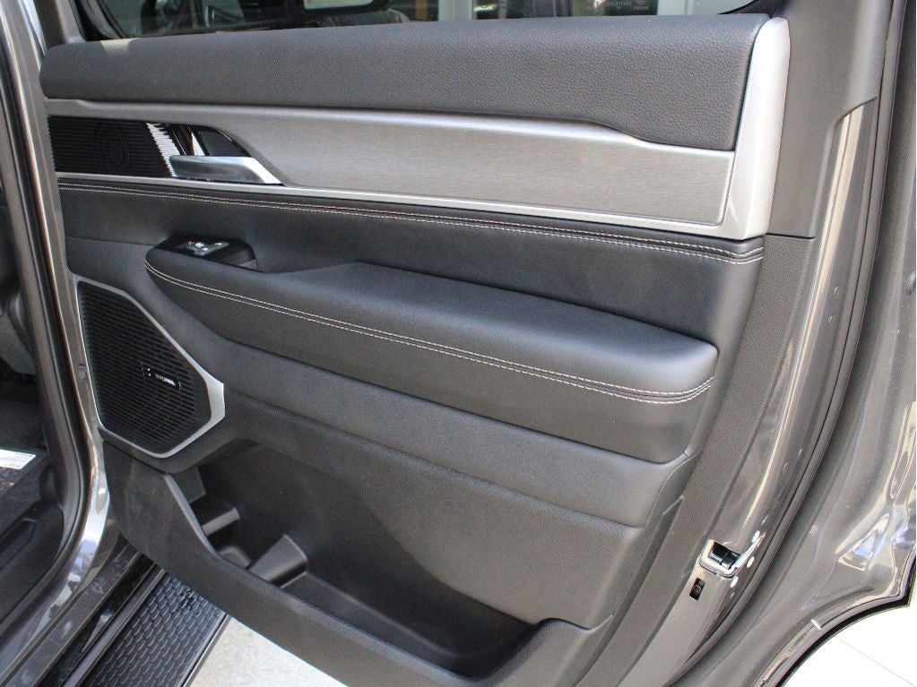 2026 Jeep Grand Wagoneer Base