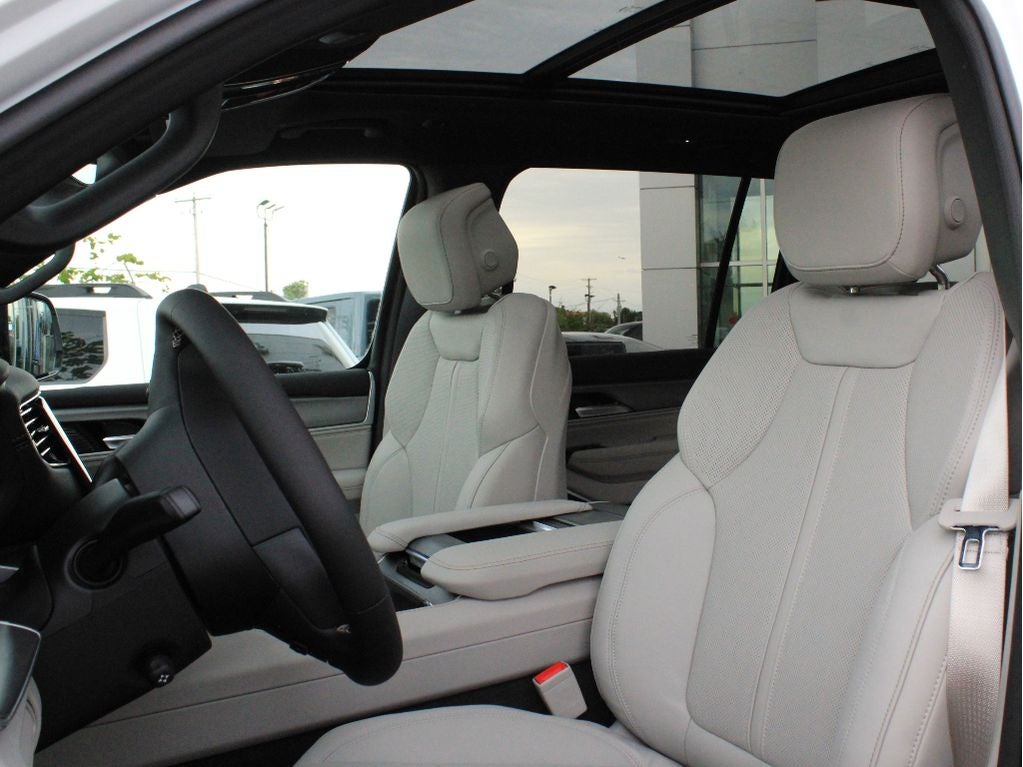 2026 Jeep Grand Wagoneer Base