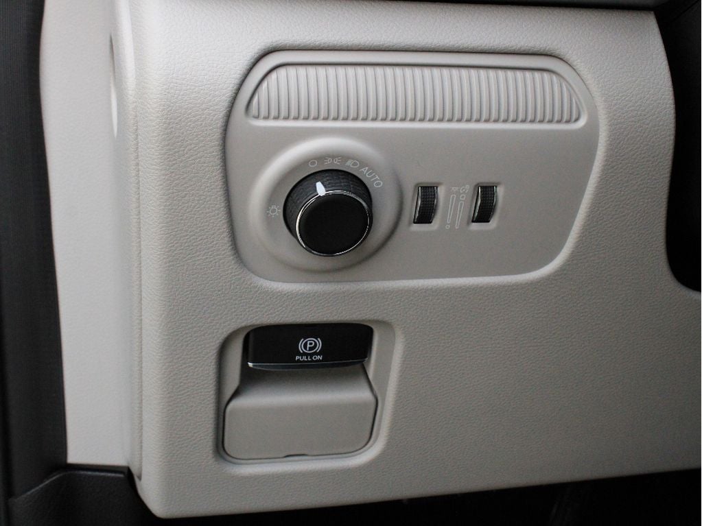 2026 Jeep Grand Wagoneer Base