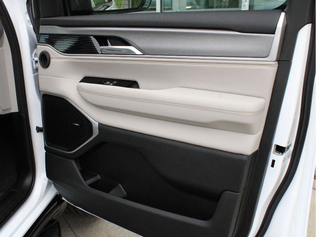 2026 Jeep Grand Wagoneer Base