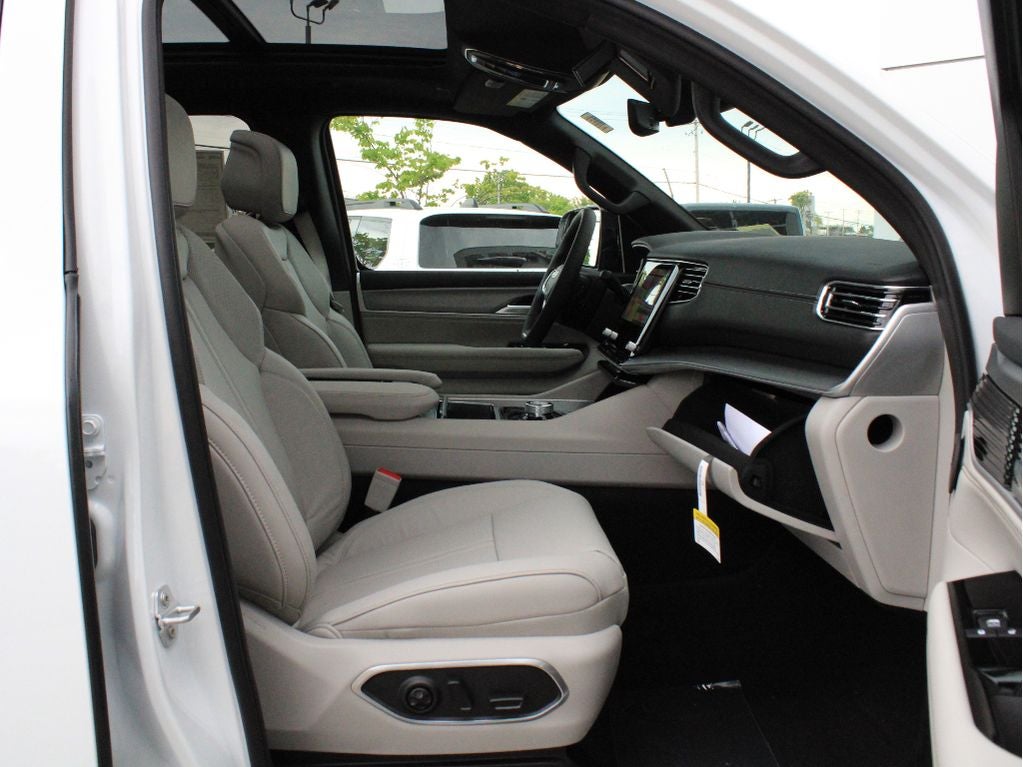 2026 Jeep Grand Wagoneer Base