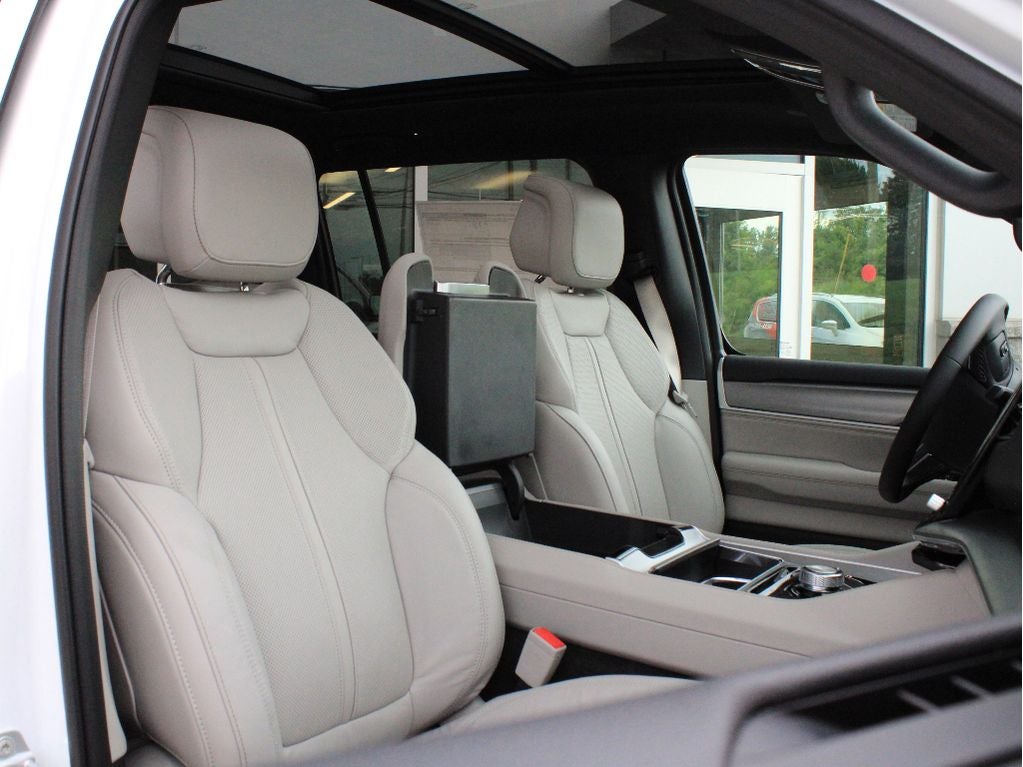 2026 Jeep Grand Wagoneer Base