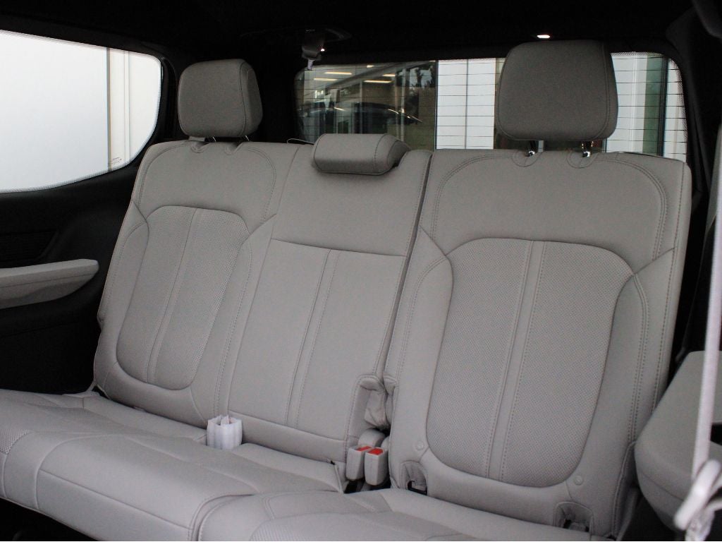 2026 Jeep Grand Wagoneer Base