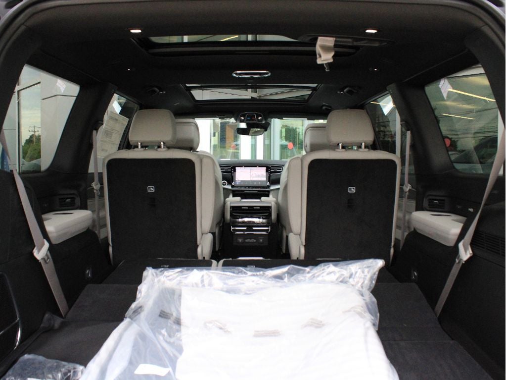2026 Jeep Grand Wagoneer Base