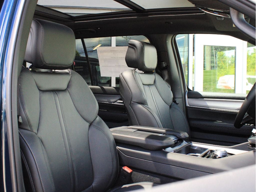 2026 Jeep Grand Wagoneer Base