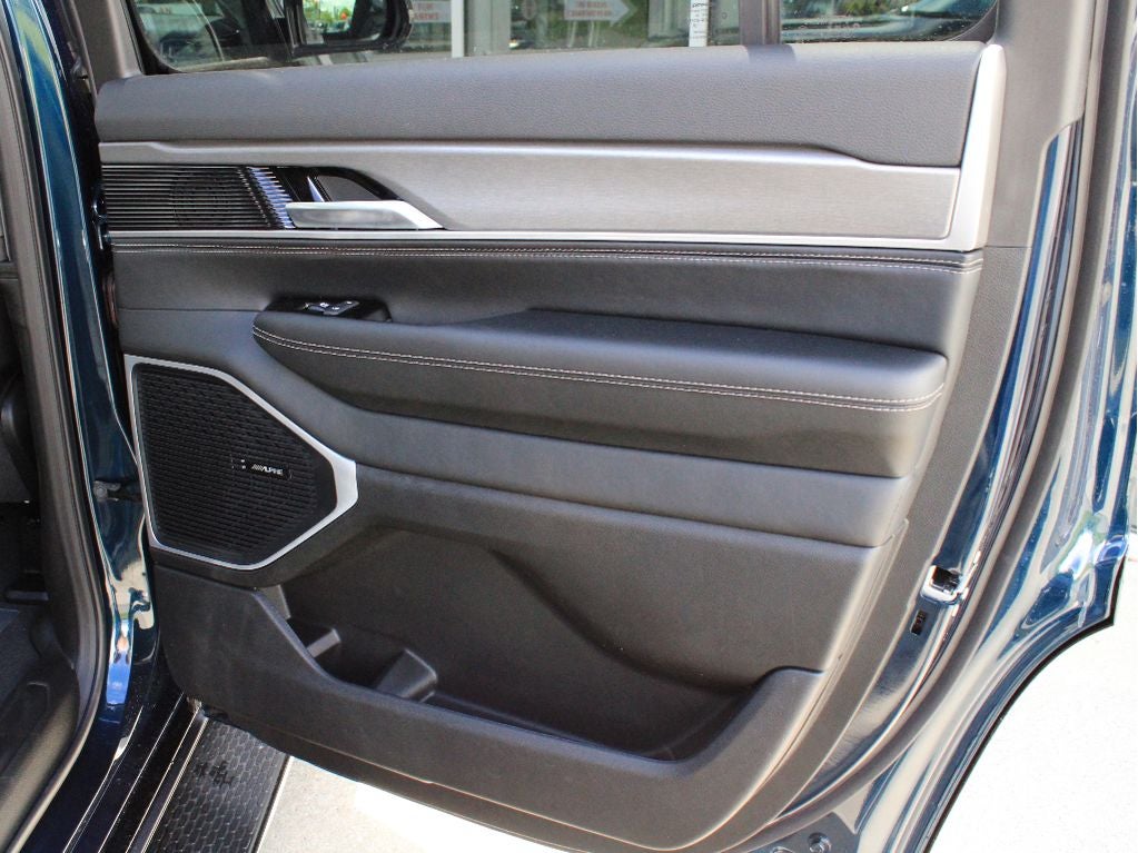 2026 Jeep Grand Wagoneer Base