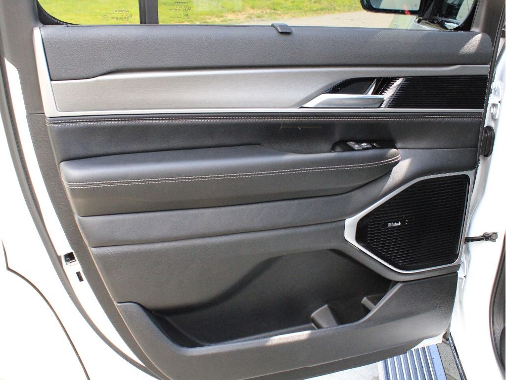 2026 Jeep Grand Wagoneer Limited Reserve