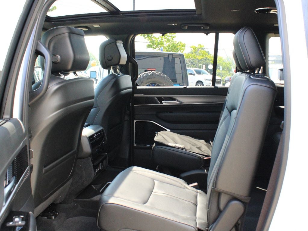2026 Jeep Grand Wagoneer Limited Reserve