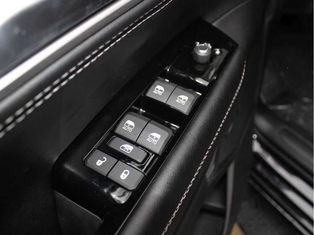 2025 Jeep Wagoneer Series II Carbide