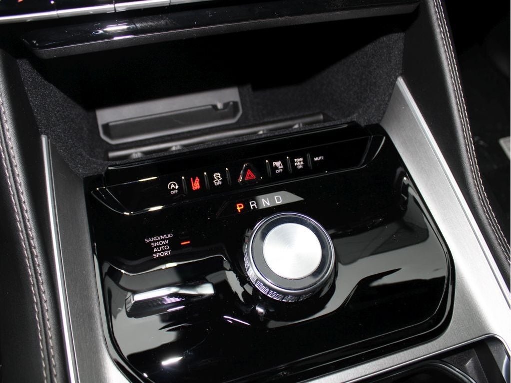 2025 Jeep Wagoneer Series II Carbide