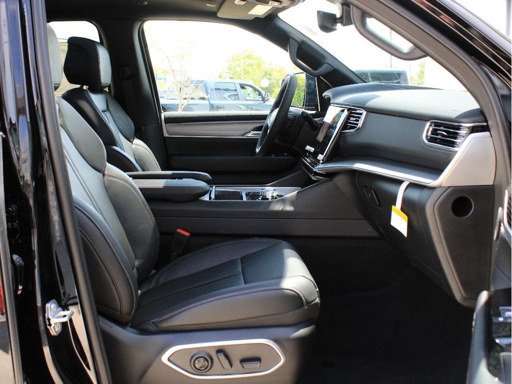 2026 Jeep Grand Wagoneer Limited Reserve