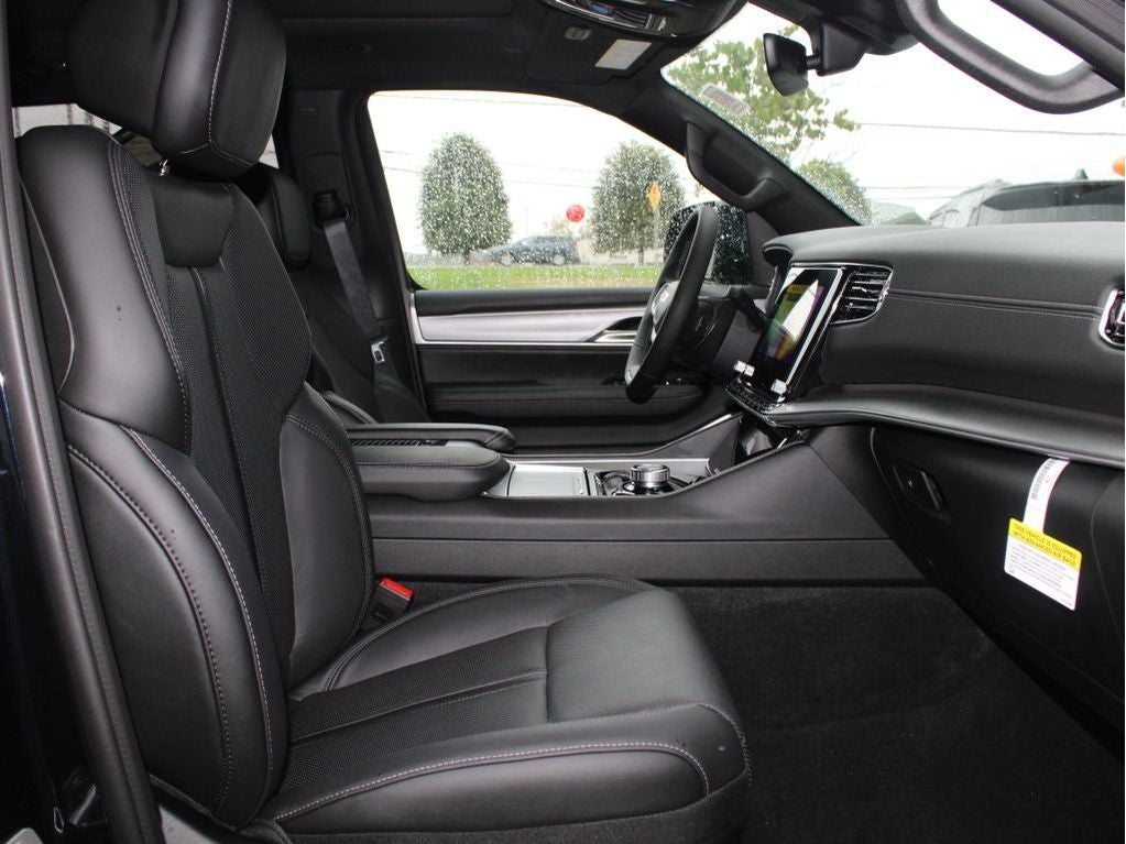 2025 Jeep Wagoneer Series II Carbide