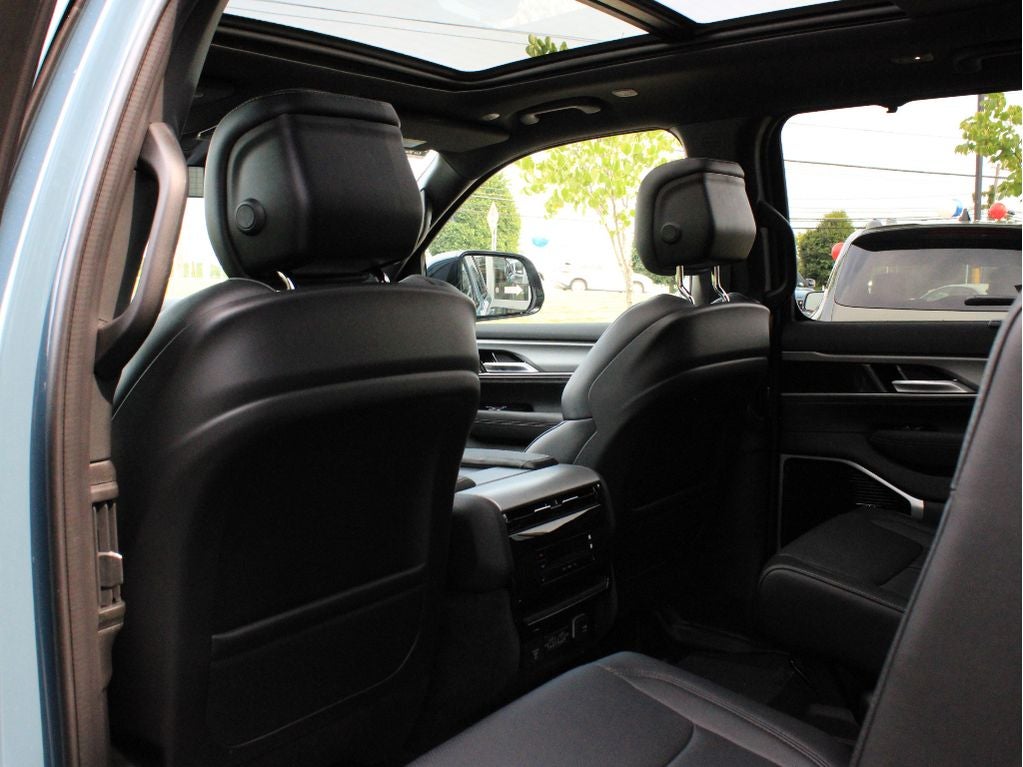 2026 Jeep Grand Wagoneer Limited Reserve