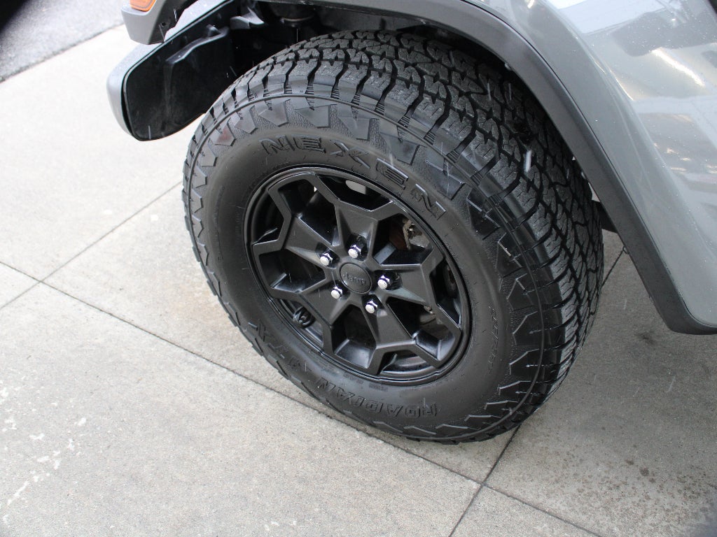 2021 Jeep Gladiator Willys Sport