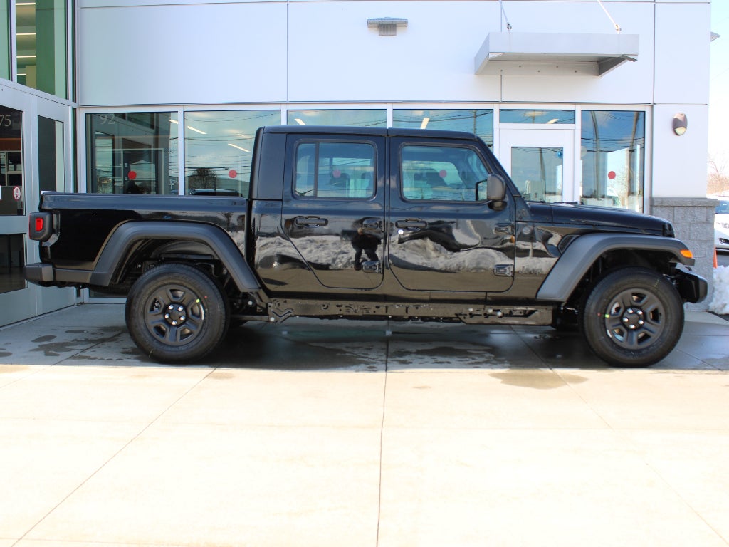 2026 Jeep Gladiator Sport