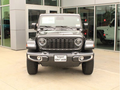 2026 Jeep Gladiator Sahara