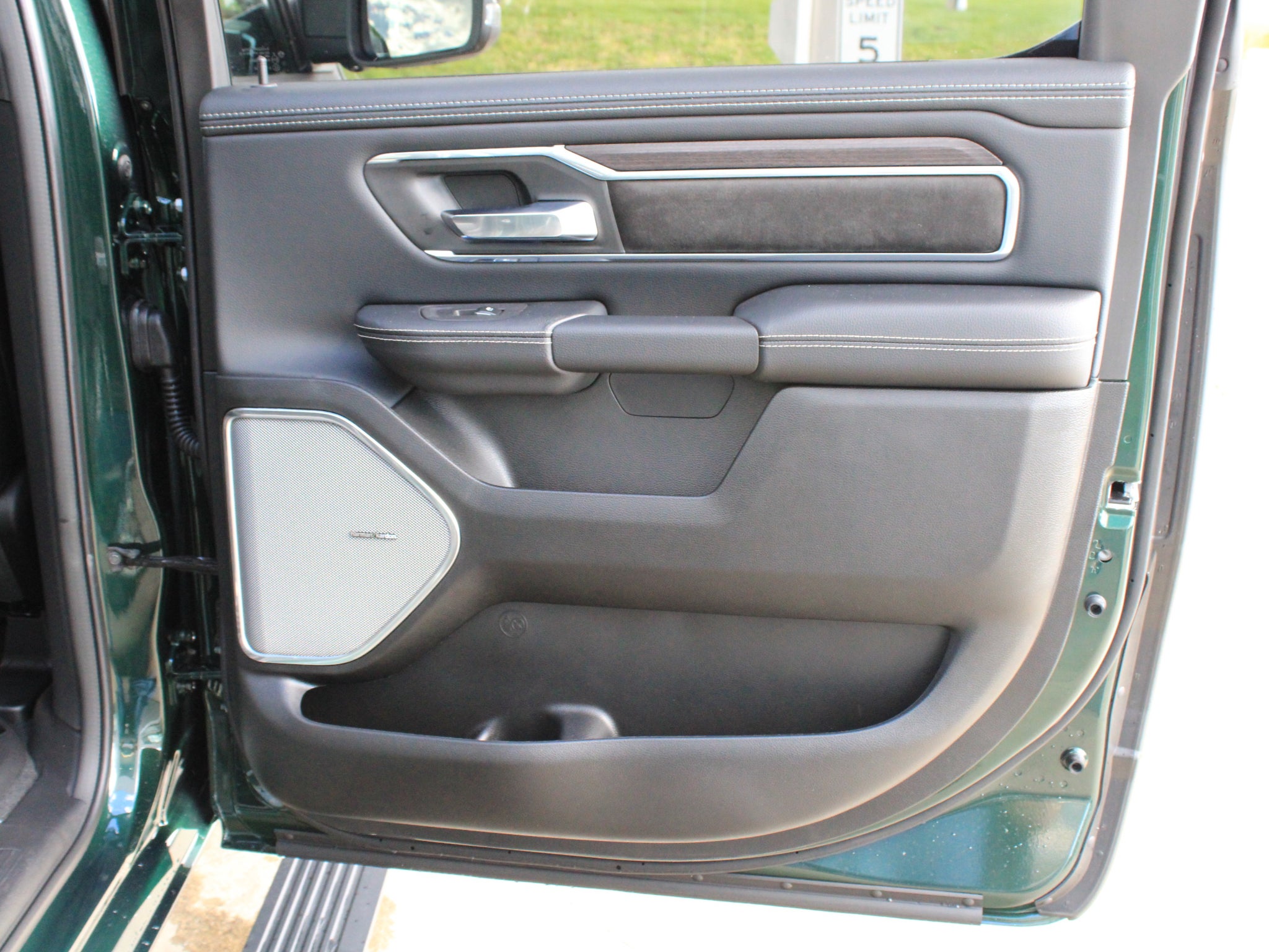 2027 RAM 1500 Laramie