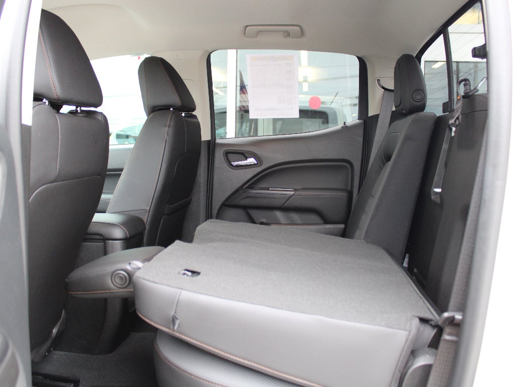 2022 GMC Canyon 4WD AT4 w/Cloth