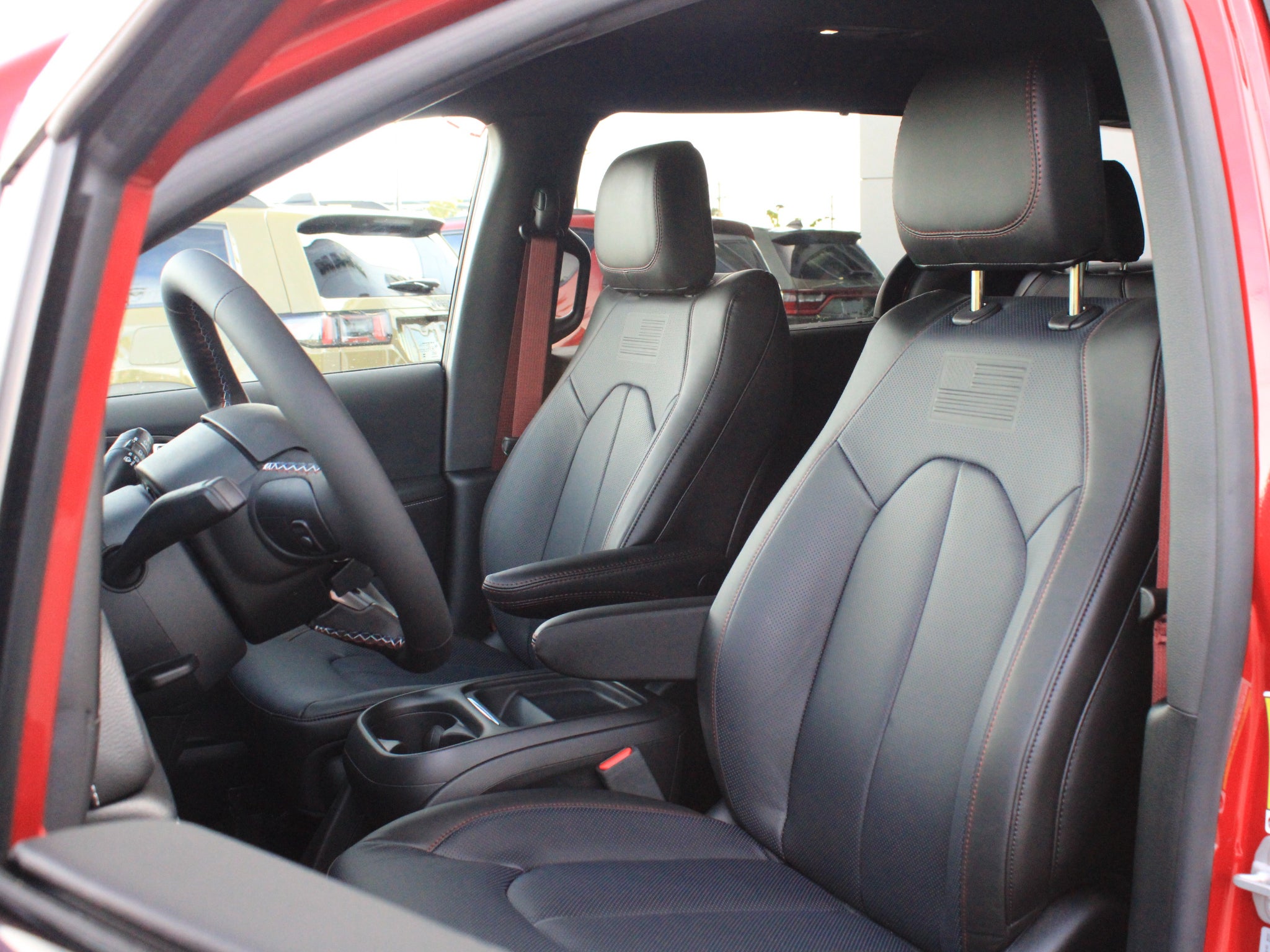 2027 Chrysler Pacifica Select