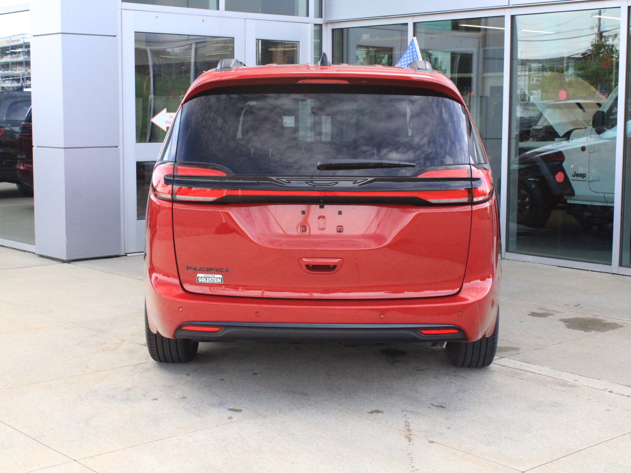 2027 Chrysler Pacifica Select