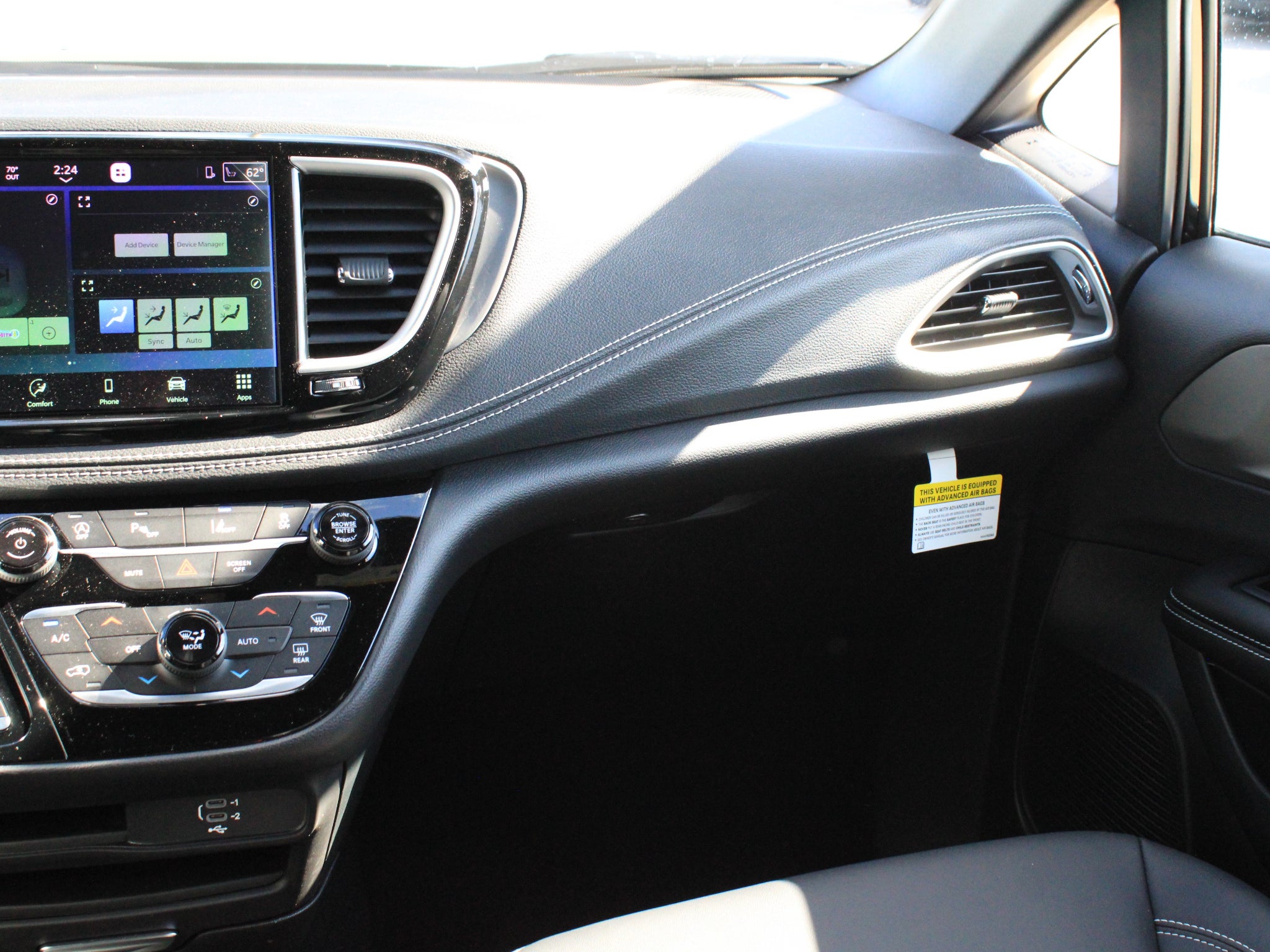 2027 Chrysler Pacifica Select