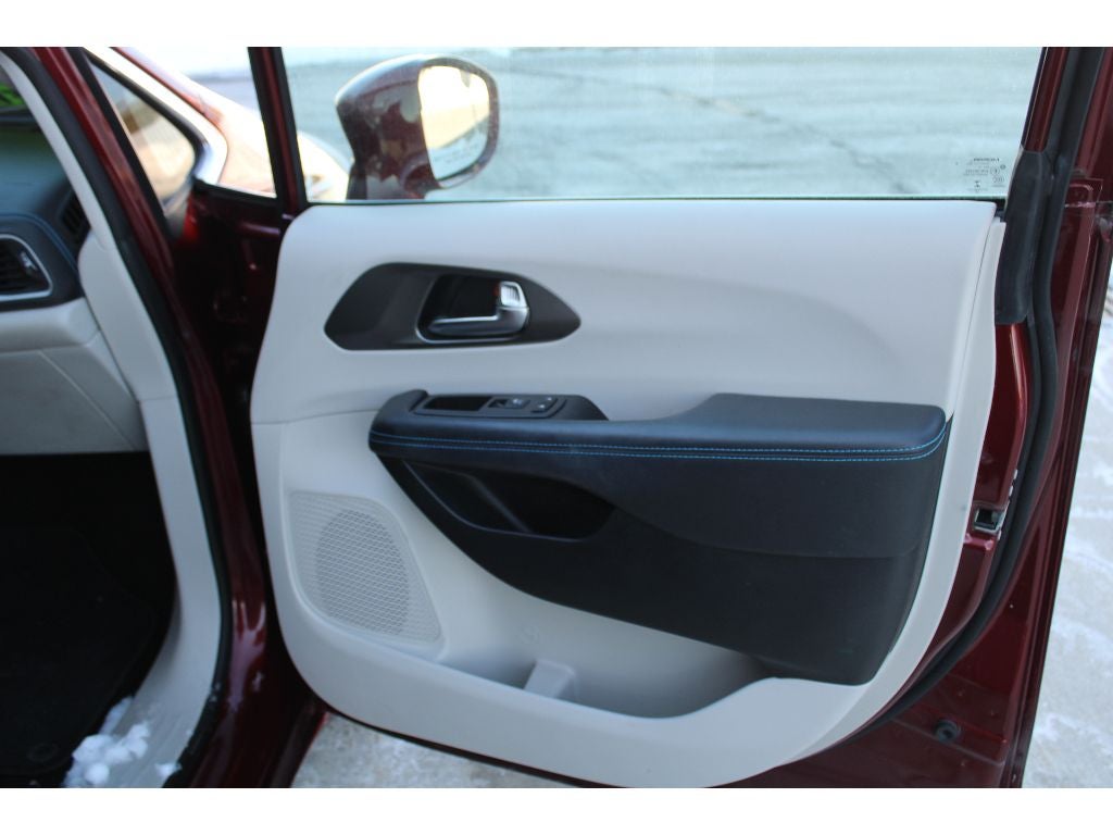 2021 Chrysler Pacifica Touring