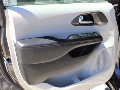 2020 Chrysler Pacifica Touring