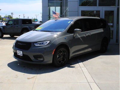 2022 Chrysler Pacifica Hybrid Touring L