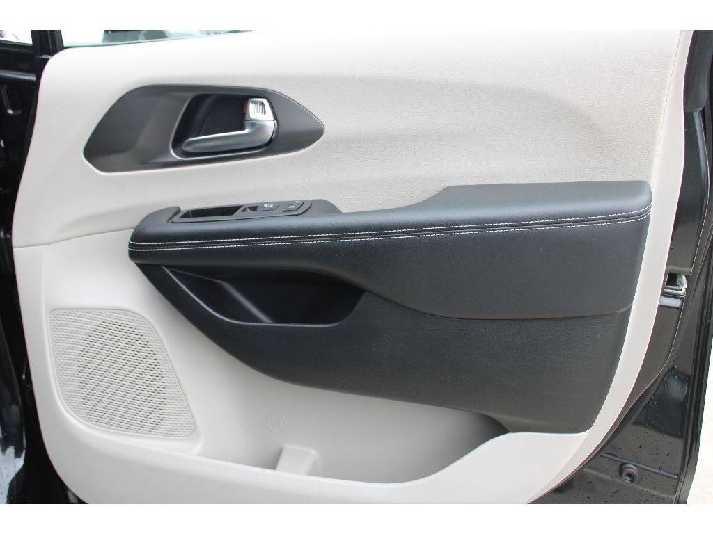 2022 Chrysler Pacifica Hybrid Hybrid Touring L