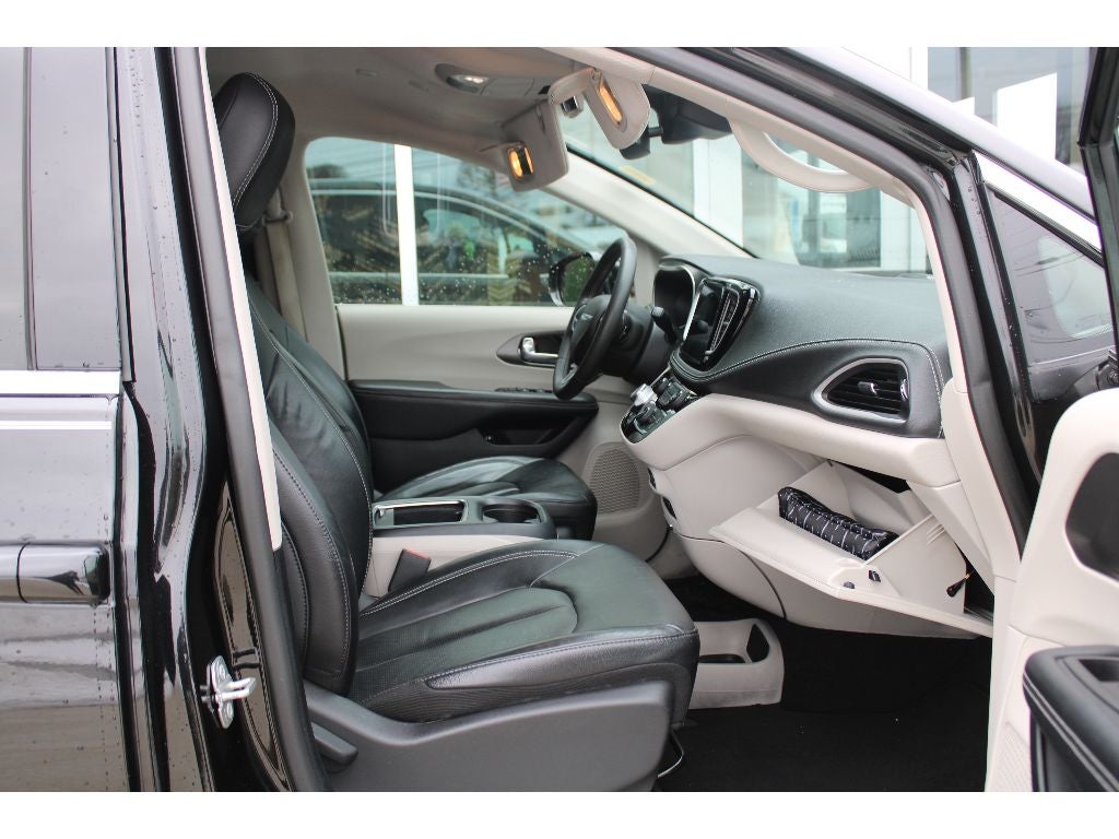 2022 Chrysler Pacifica Hybrid Hybrid Touring L