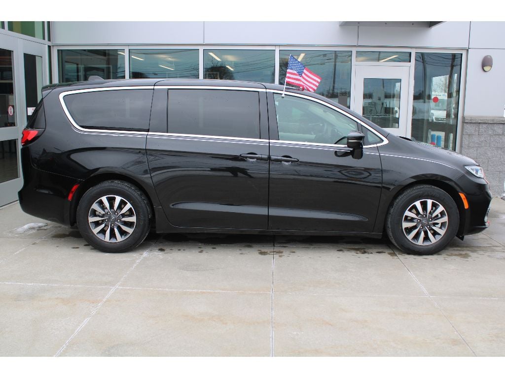 2022 Chrysler Pacifica Hybrid Hybrid Touring L