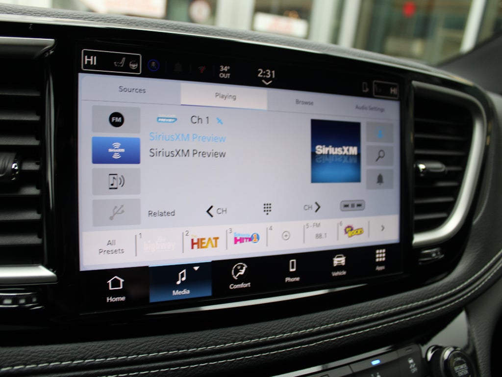 2026 Chrysler Pacifica Select